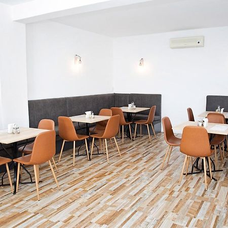 Hotel Terra Oradea Bagian luar foto