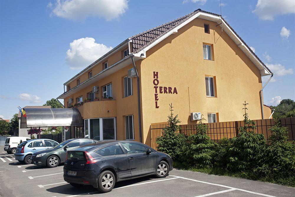 Hotel Terra Oradea Bagian luar foto