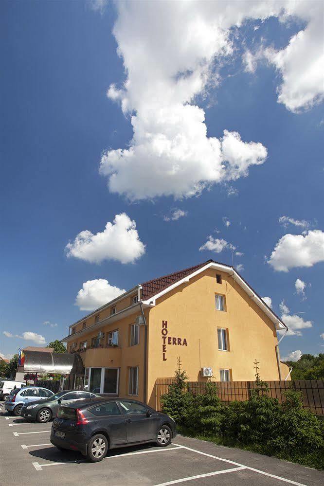 Hotel Terra Oradea Bagian luar foto