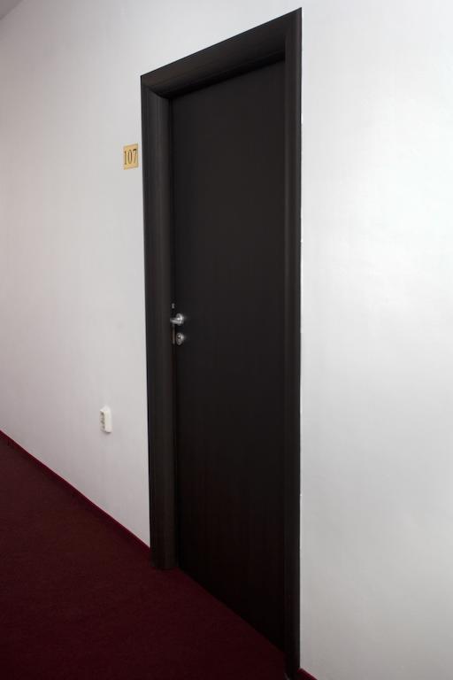 Hotel Terra Oradea Bagian luar foto