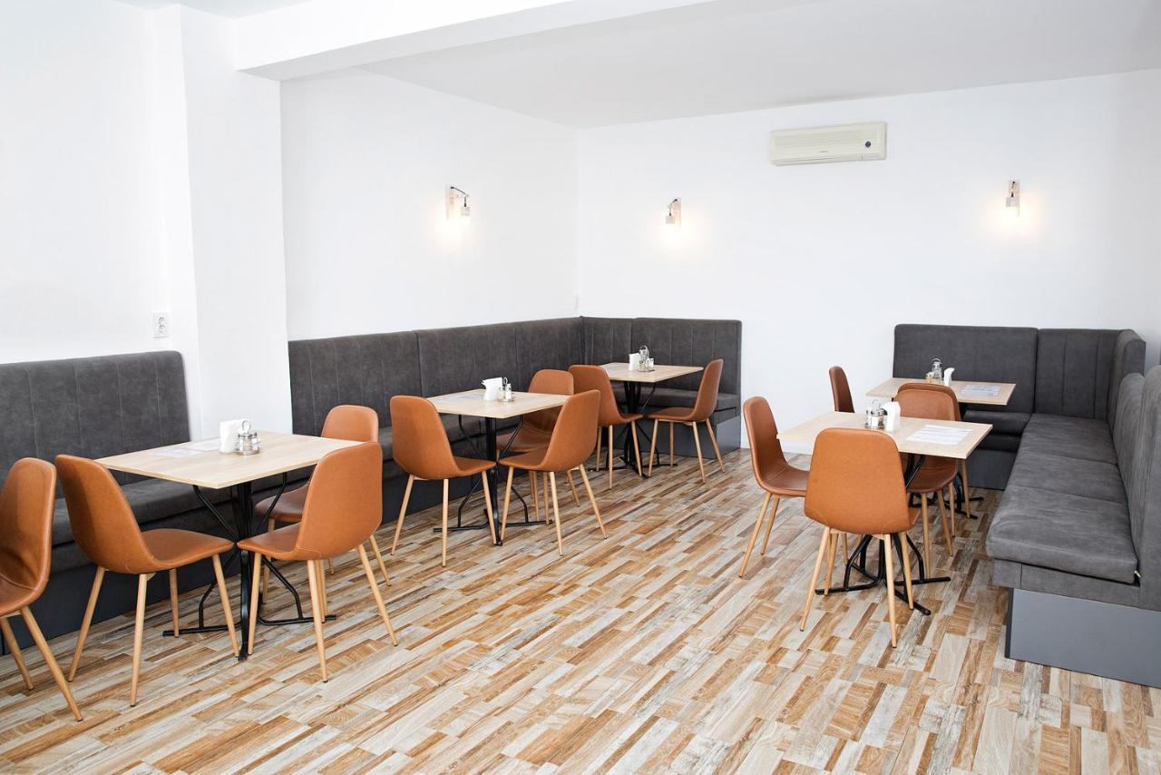 Hotel Terra Oradea Bagian luar foto